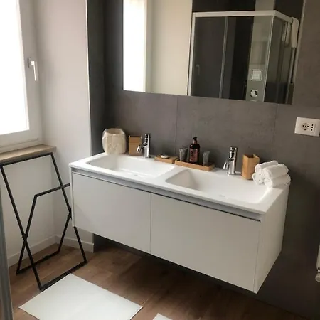 Arco Antico Διαμέρισμα Άλμπα